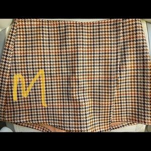 Pink houndstooth skort